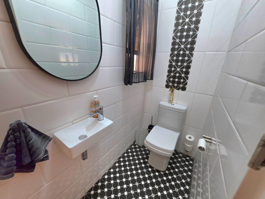4 Bedroom Property for Sale in Panorama Free State